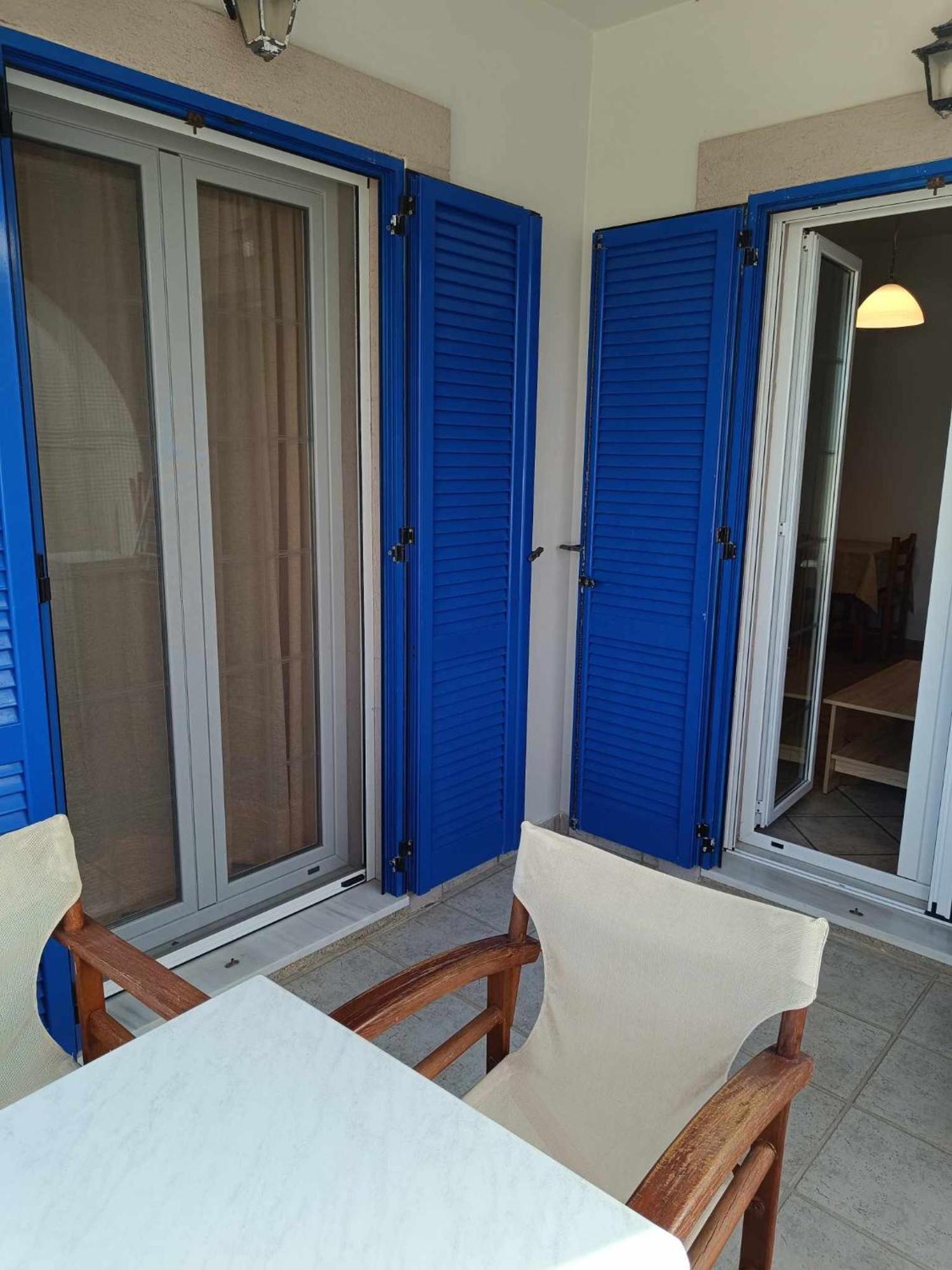 Athina Rooms Karvounades Esterno foto